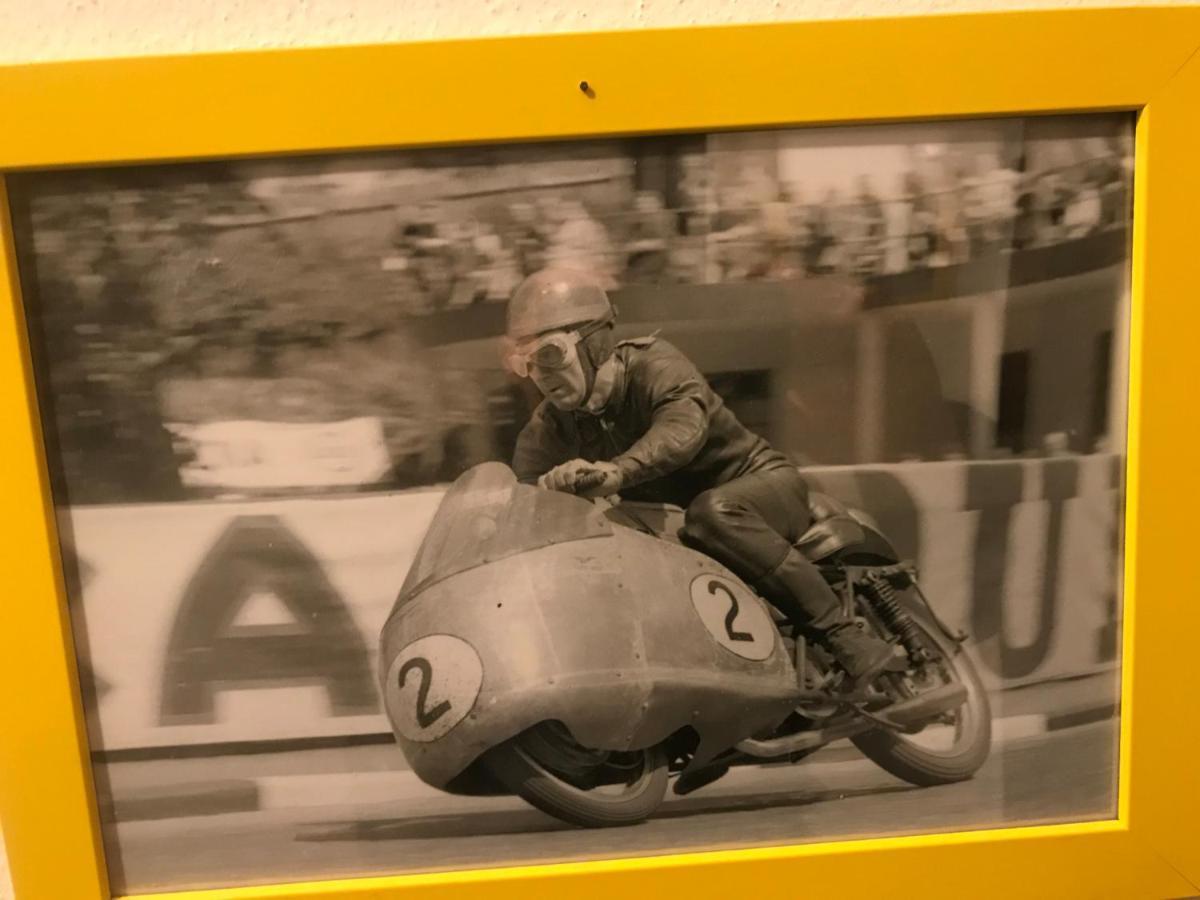 B&B " Guzzi - Inn " Mandello del Lario Dış mekan fotoğraf